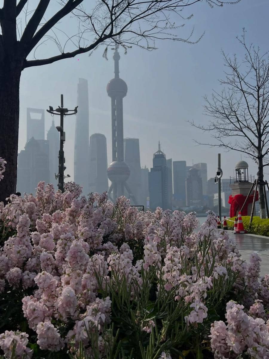 Kenes Andari dan suami lari pagi di Shanghai