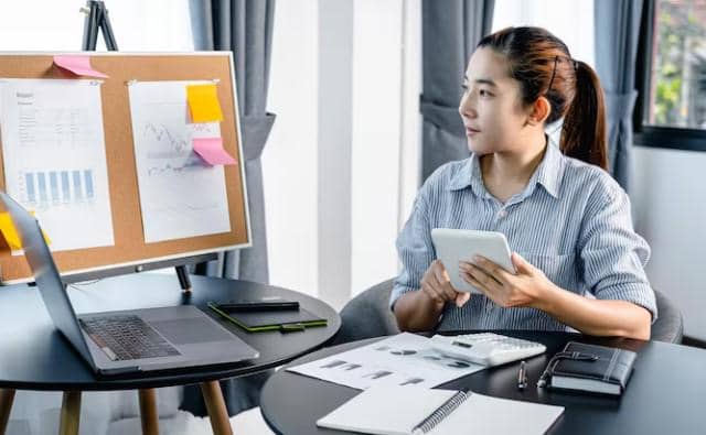 ilustrasi menganalisa penjualan