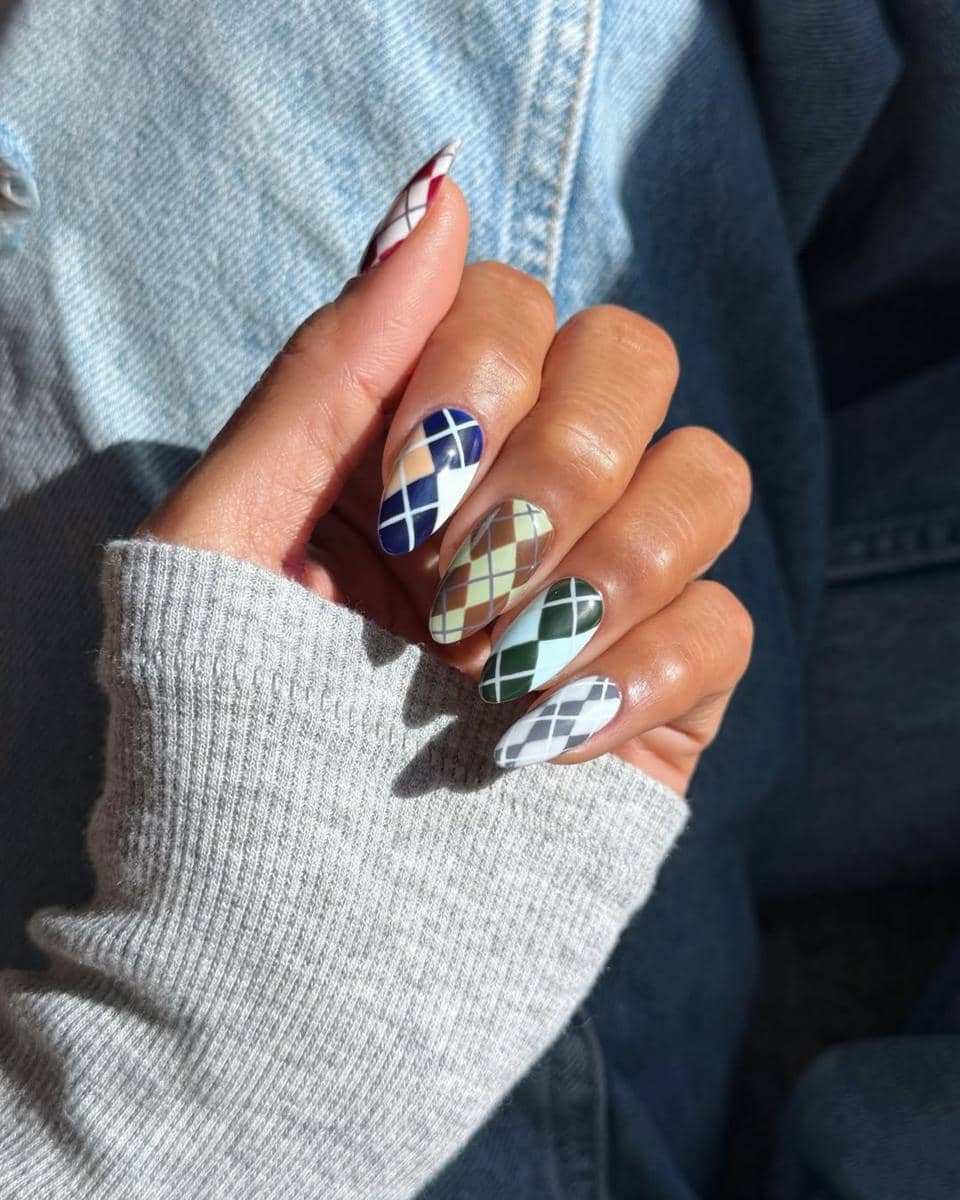 Inspirasi nail art motif argyle