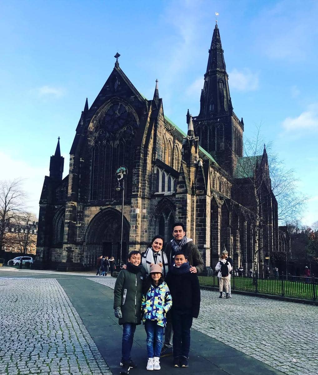 Gaya Paskah Donna dan Darius