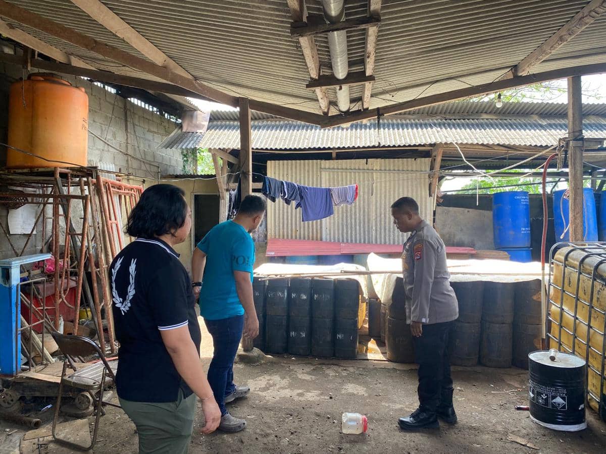 Polisi segel lokasi yang jadi tempat penimbunan BBM di Serang