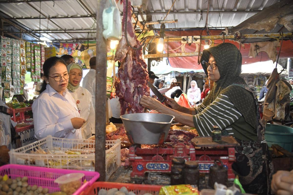 pantauan harga, pasar tradisional, agustina
