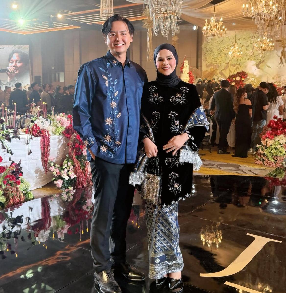 gaya artis di pernikahan putri pengusaha Ajik Krisna