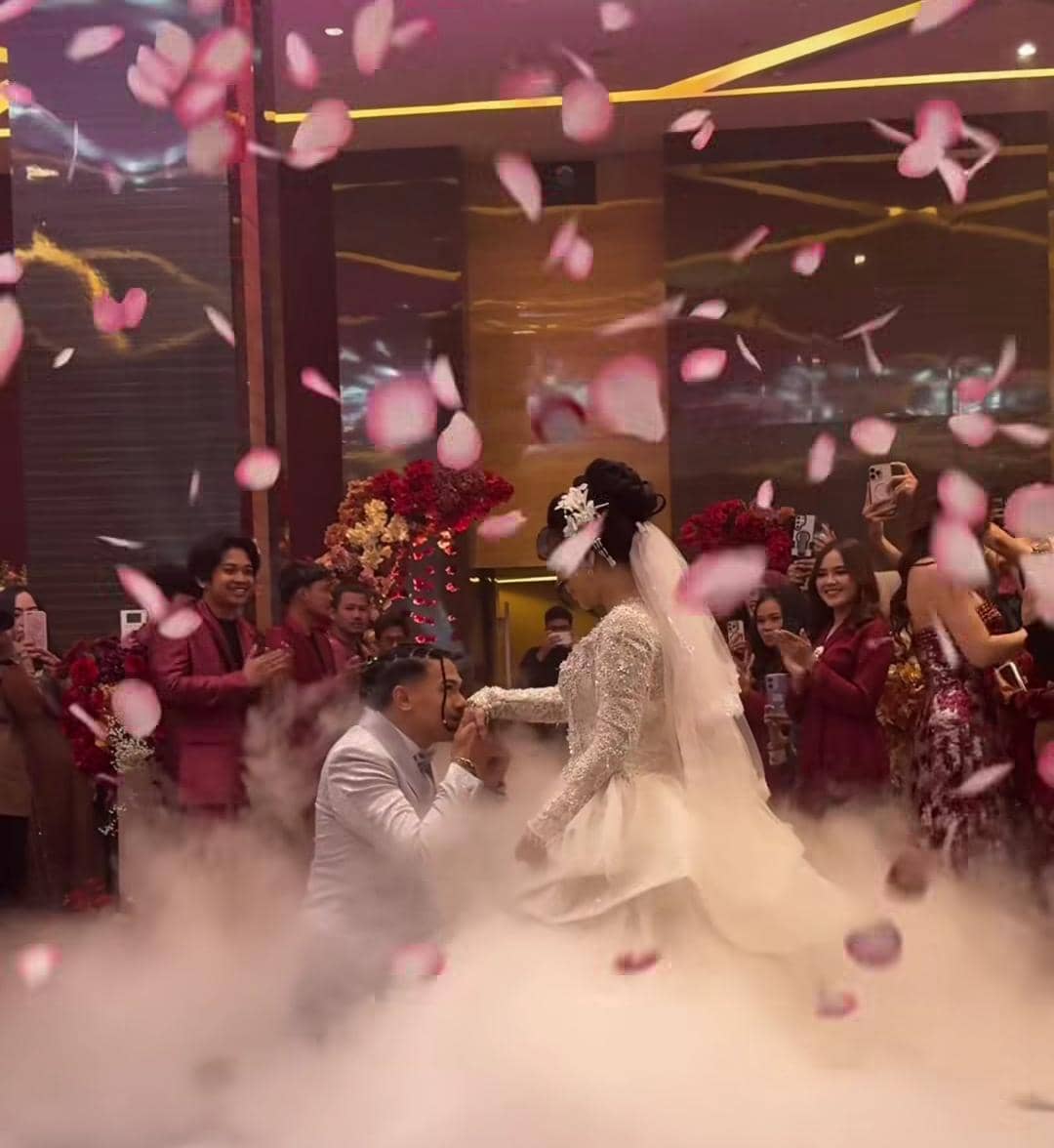 Resepsi pernikahan Cimoy Nuraini