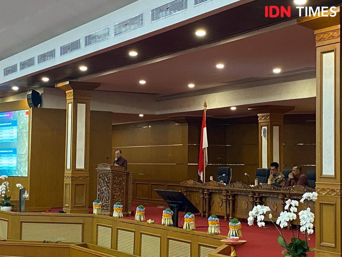 Paparkan Foto Gunungan Sampah Bali, Koster: Ini Perlu Kesadaran Kita