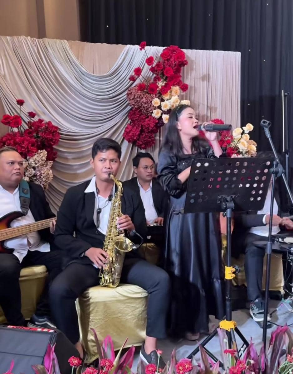 Resepsi pernikahan Cimoy Nuraini