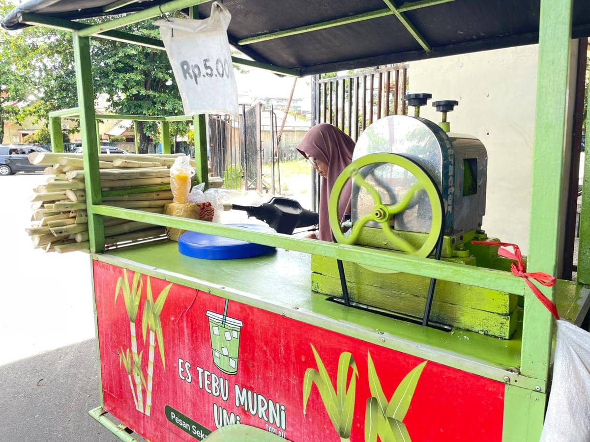 Harga Plastik Kemasan di Sumbar Melonjak, Pemilik UMKM Menjerit