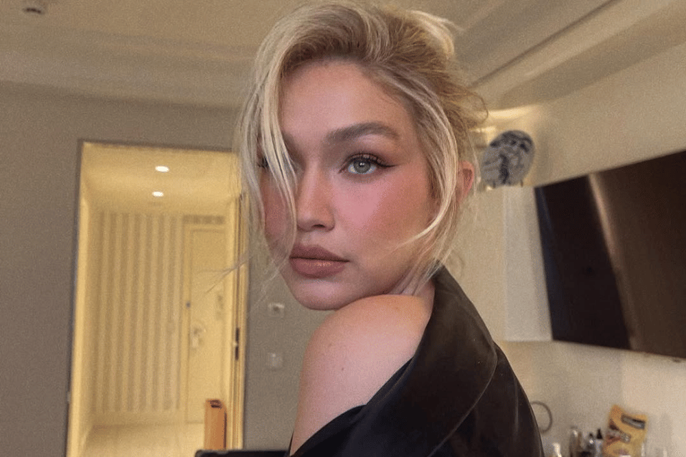 Potret Gigi Hadid dalam unggahannya di Instagram pada 2023 silam