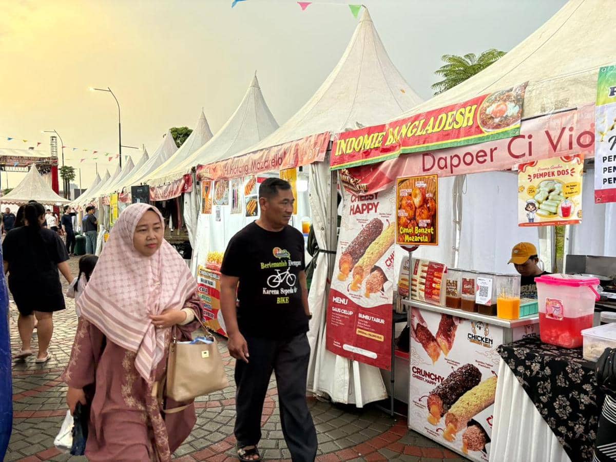 Potret bazaar kuliner di acara Pesta Budaya Rakyat Paramount Gading Serpong