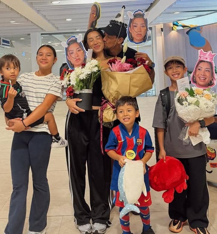 kejutan ultah-49 Jennifer Bachdim