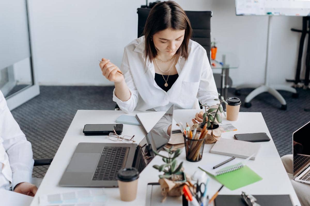 Ilustrasi merevisi ide