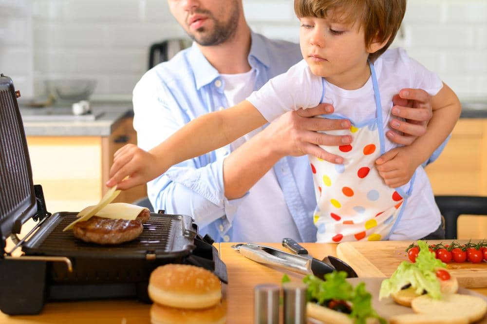 4 Tips Membuat Burger Sehat untuk Anak, Lezat dan Bergizi