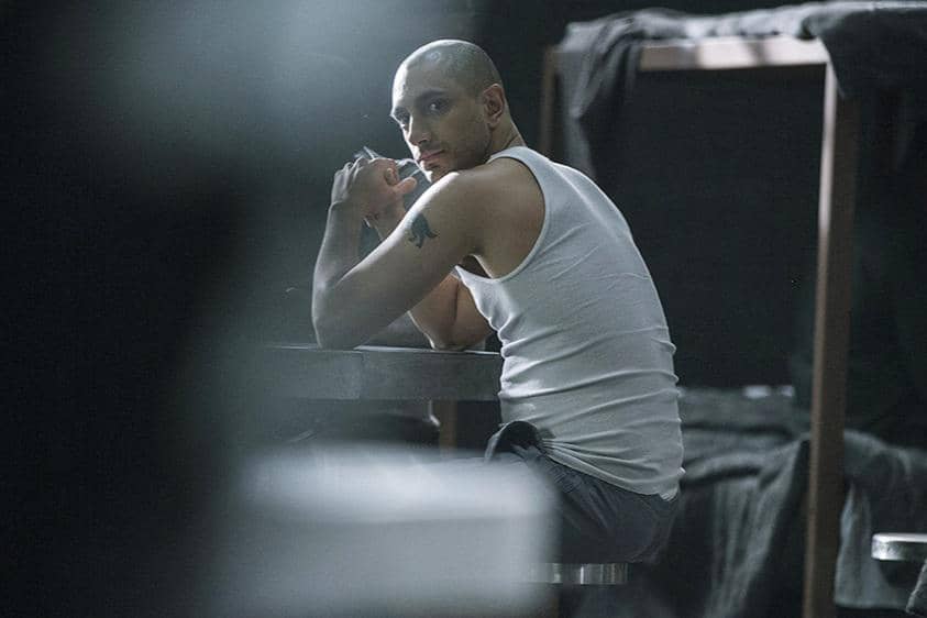Riz Ahmed dalam serial The Night Of