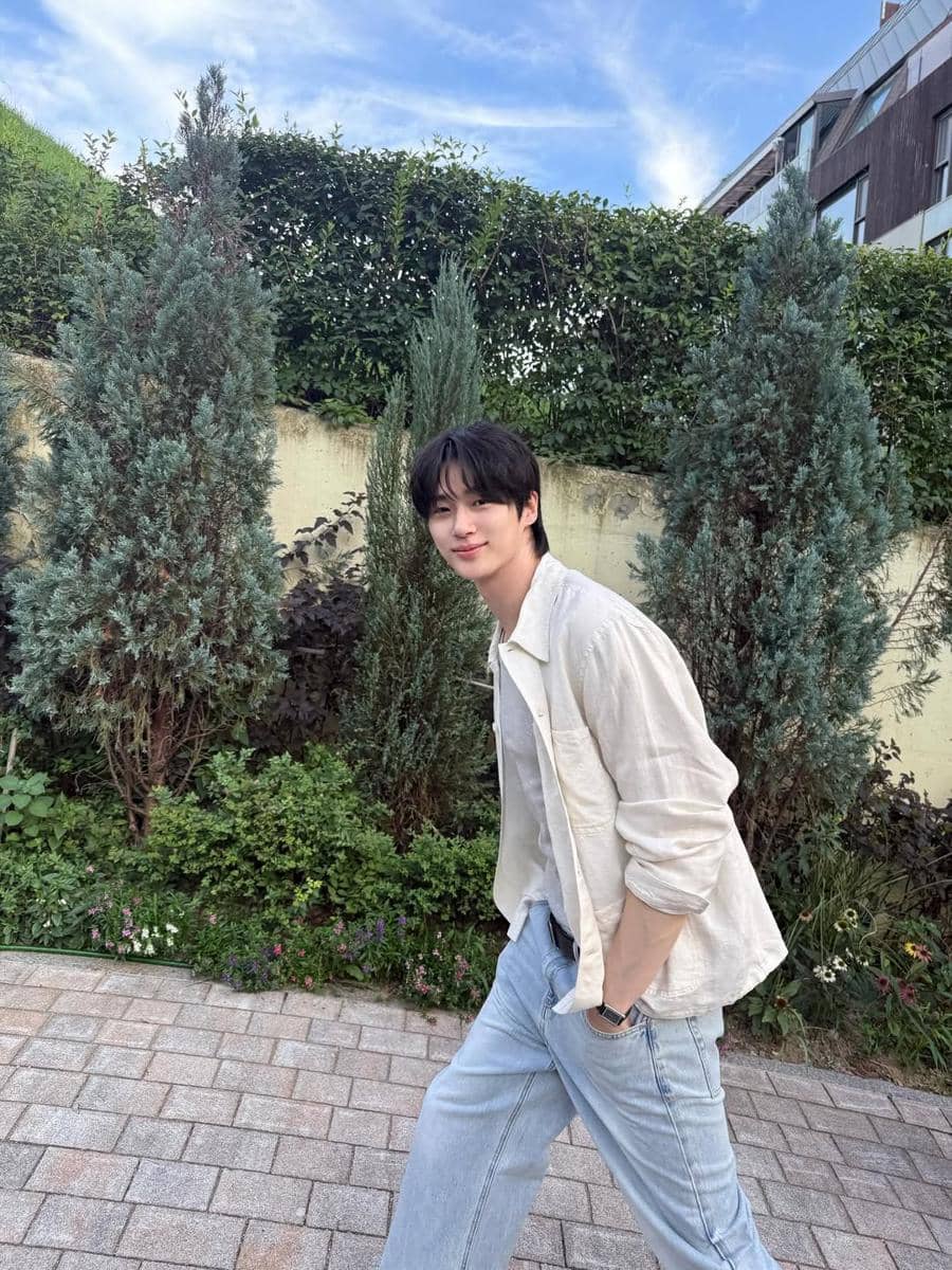 inspirasi OOTD ala Byeon Woo Seok