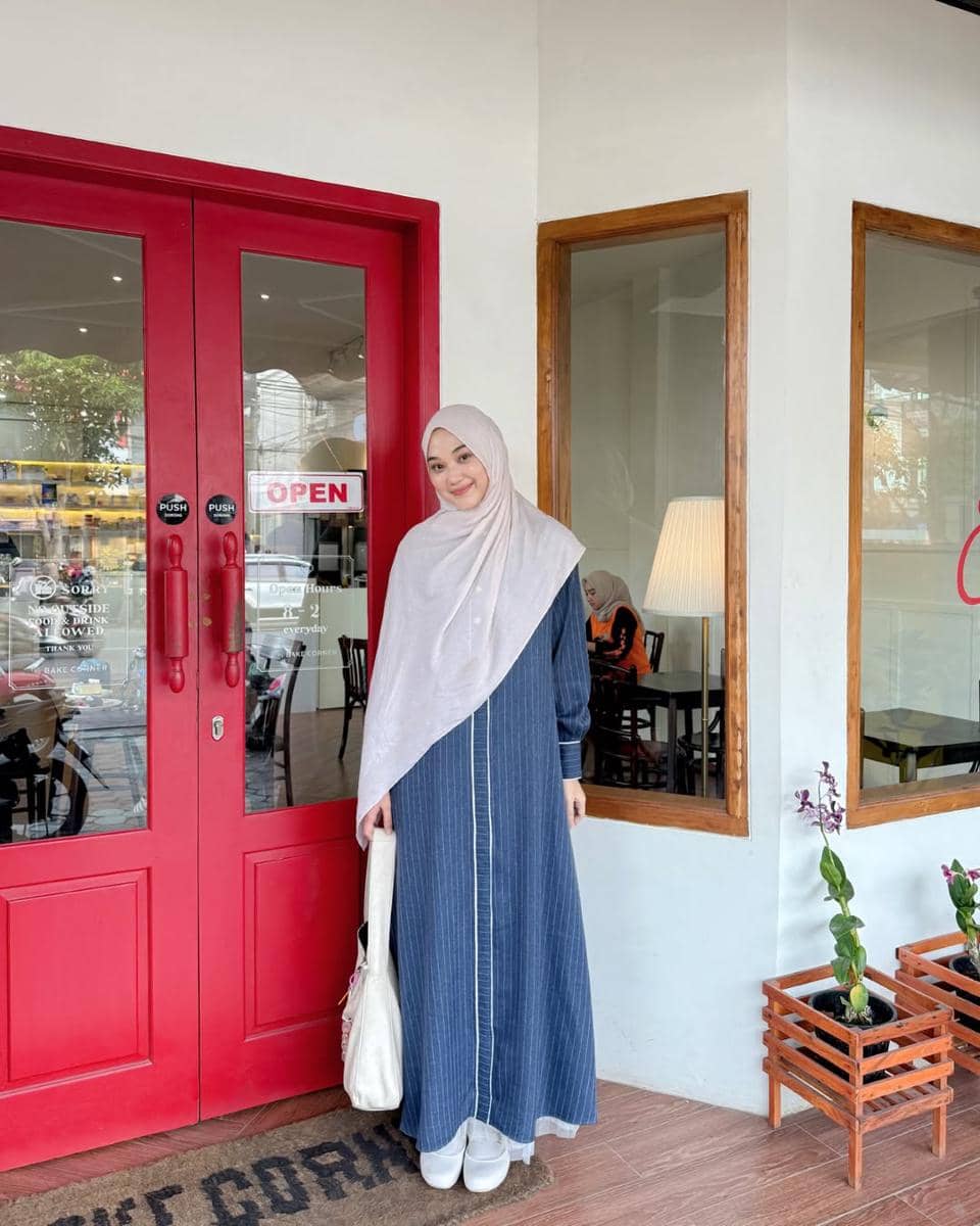 OOTD ke Kafe ala Nyimas Juniar