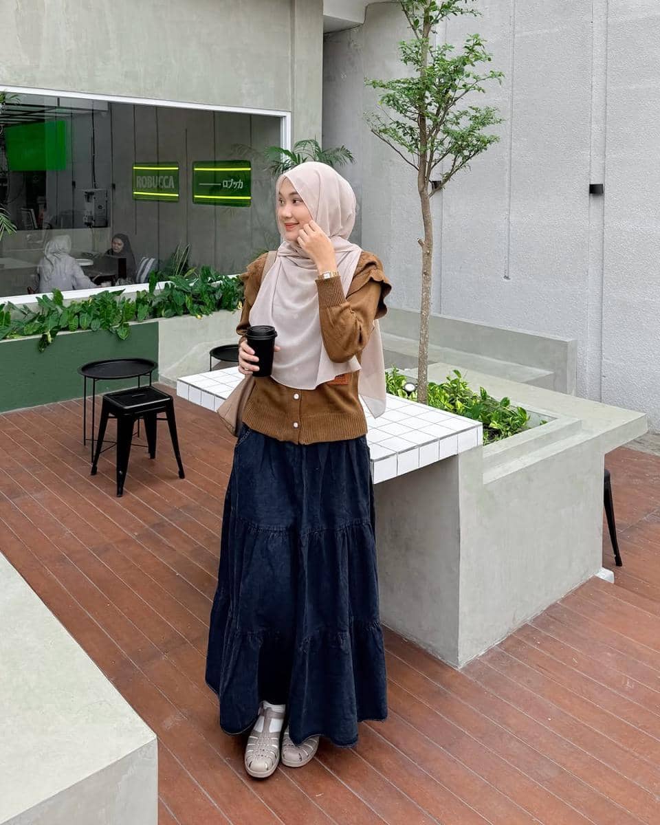 OOTD ke Kafe ala Nyimas Juniar