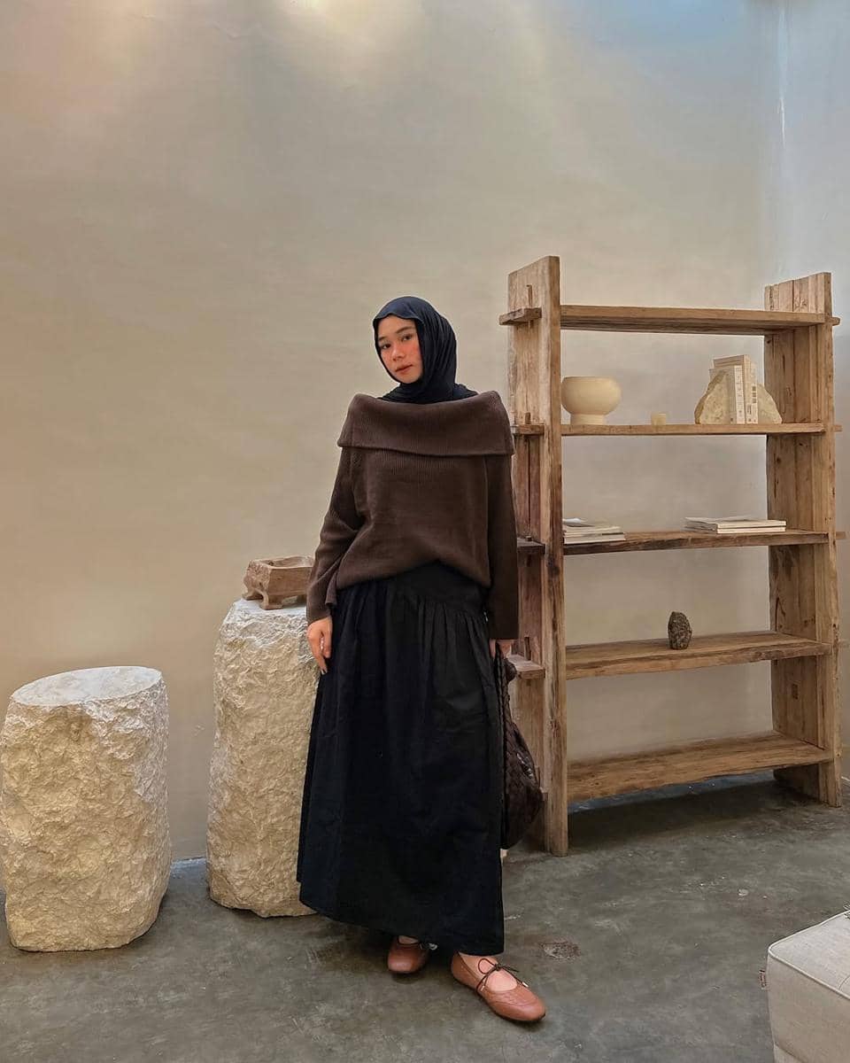 OOTD ke Kafe ala Fitri Hasiani