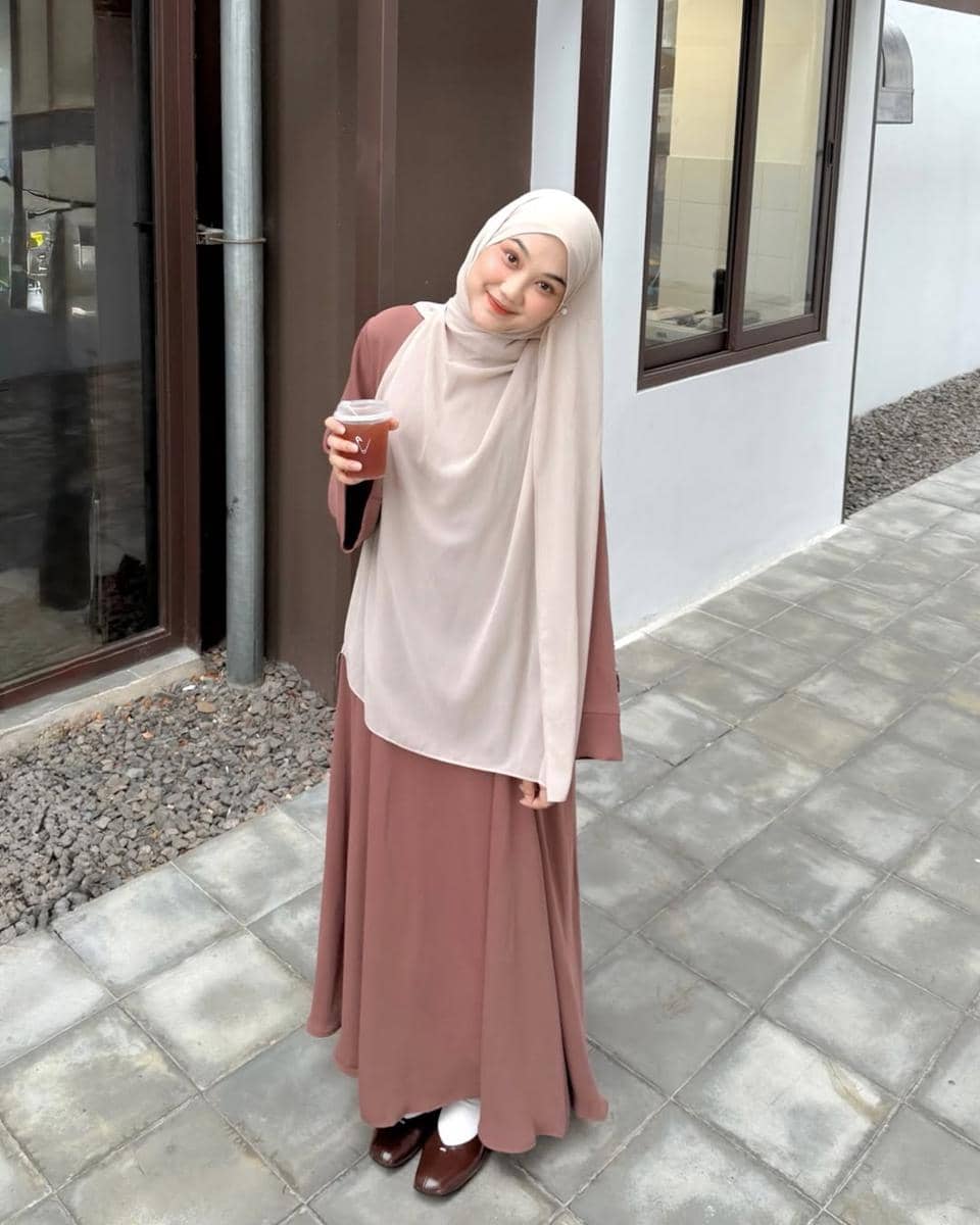 OOTD ke Kafe ala Nyimas Juniar