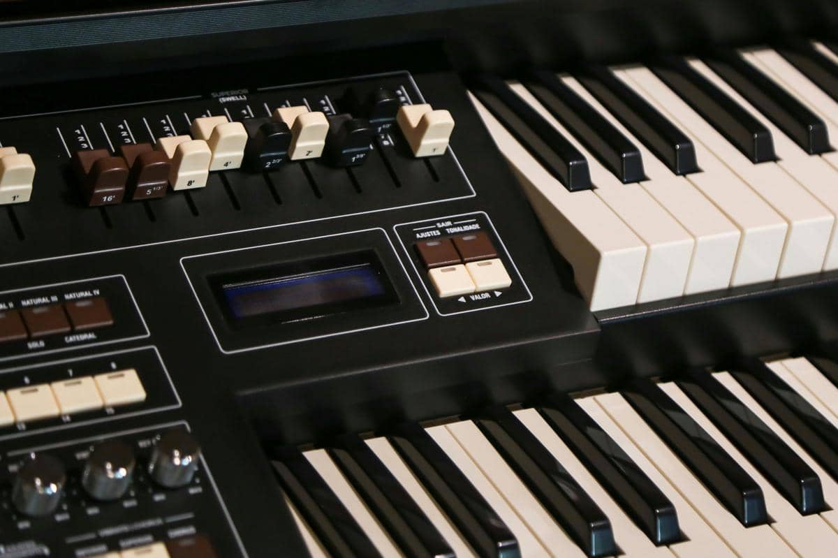 Ilustrasi Keyboard Organ Elektrik (pexels.com/Caique Araujo)