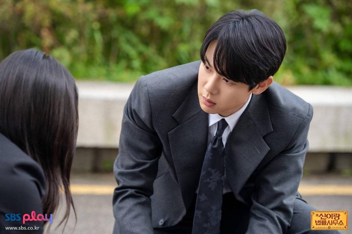 Cuplikan drama Korea Phantom Lawyer