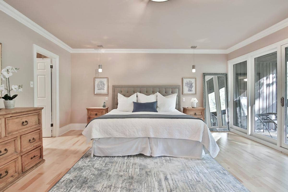 ilustrasi kamar dengan cat warna taupe