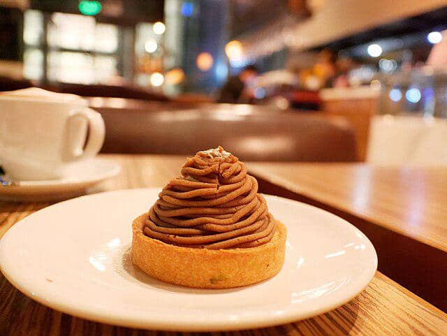 ilustrasi dessert mont blanc