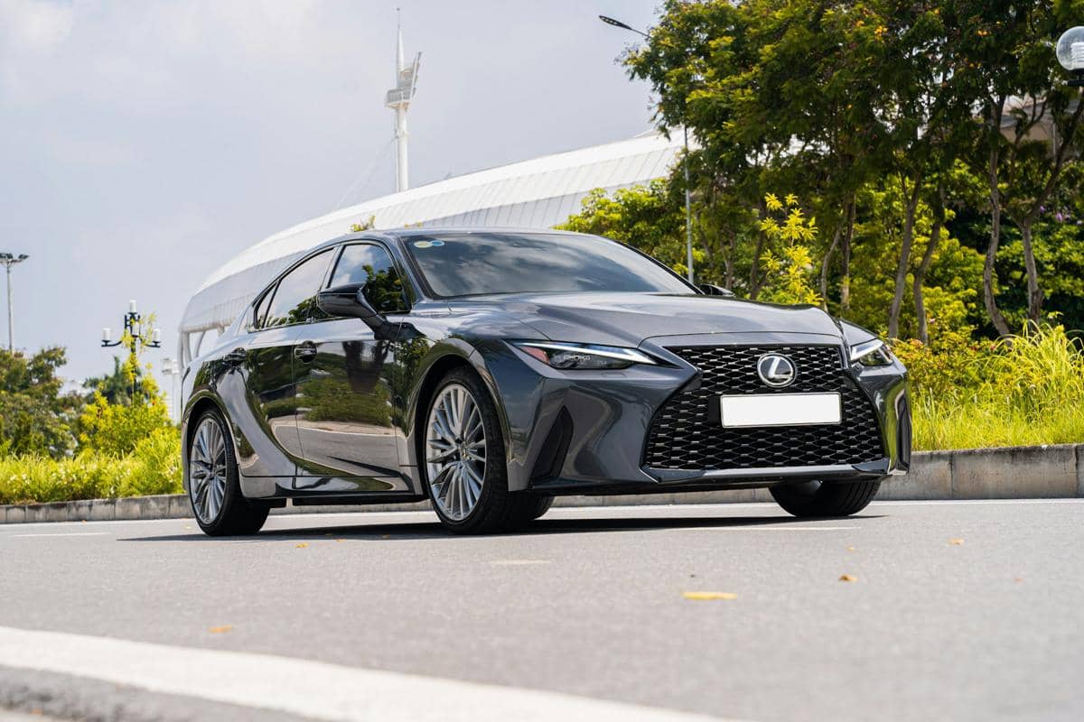 5 Alasan Mobil Hybrid Jadi Pilihan Cerdas ketika Harga BBM Naik