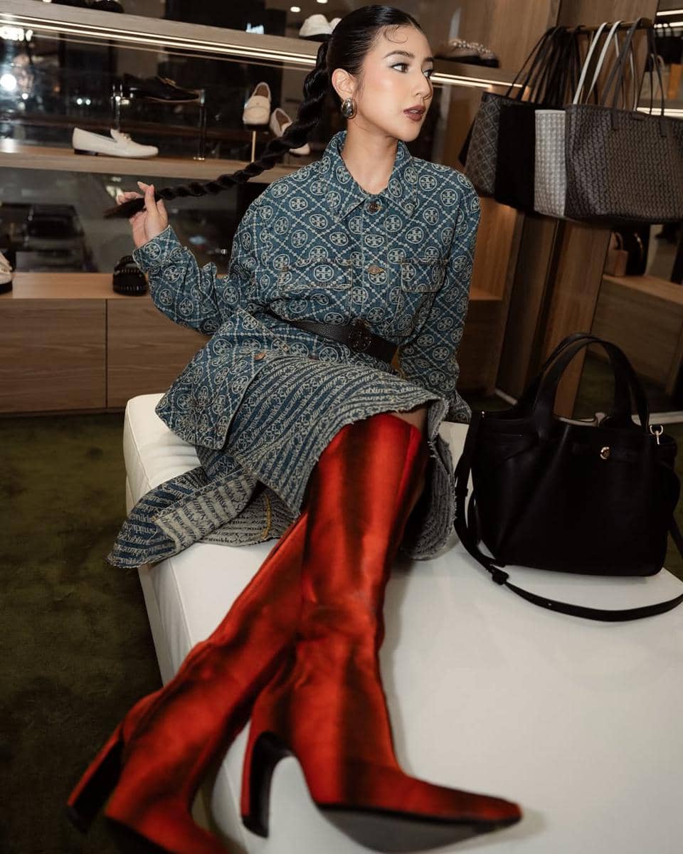 gaya rambut panjang ala Fita Anggriani 