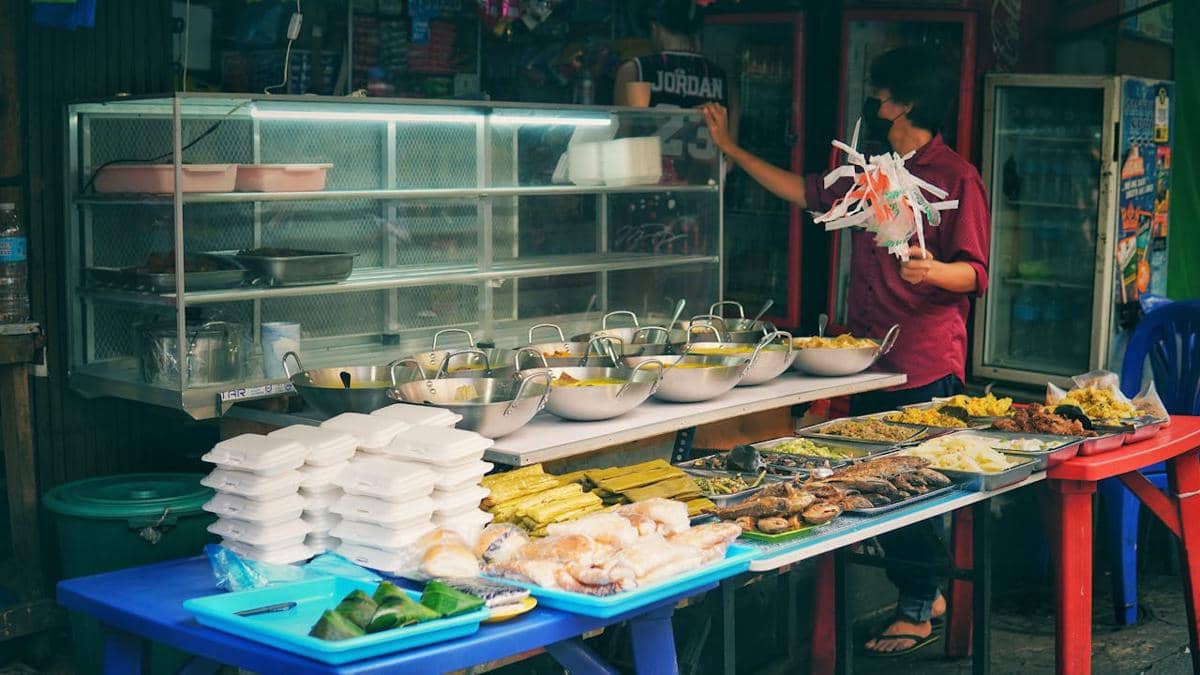 ilustrasi warung jual makanan