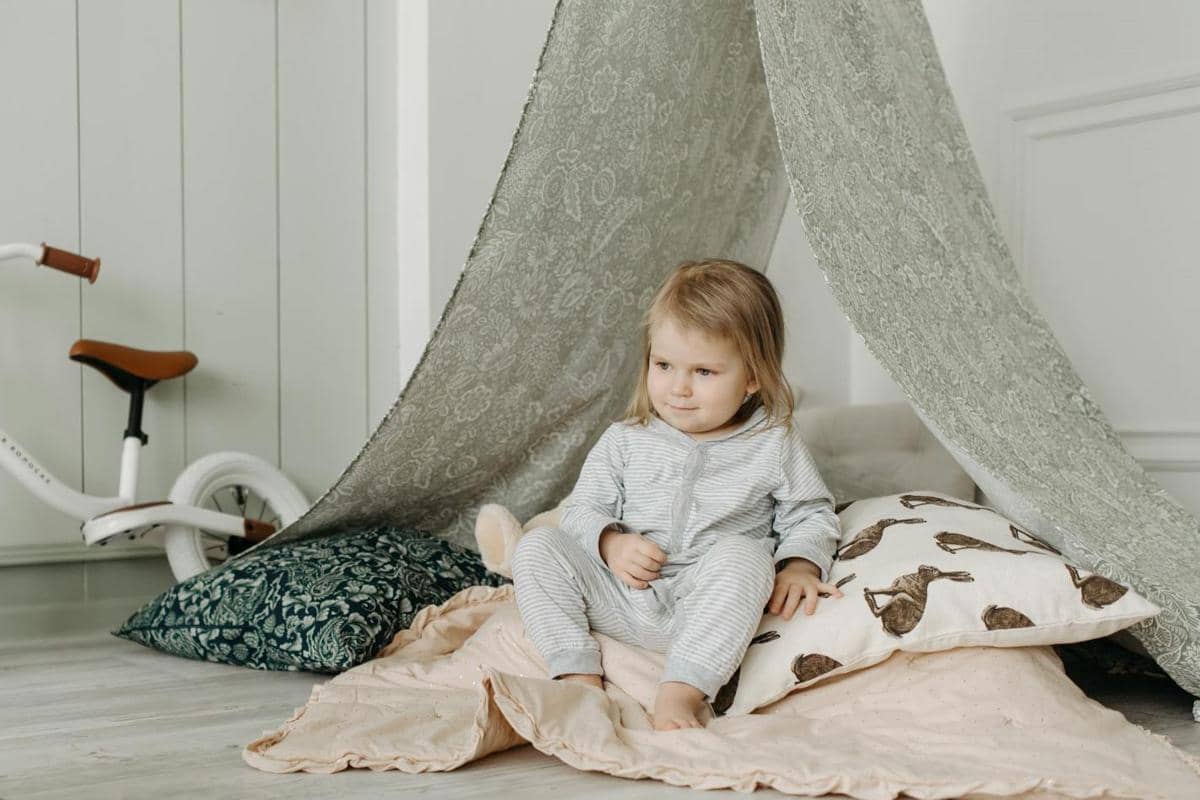 ilustrasi sediakan pojok tenang untuk anak