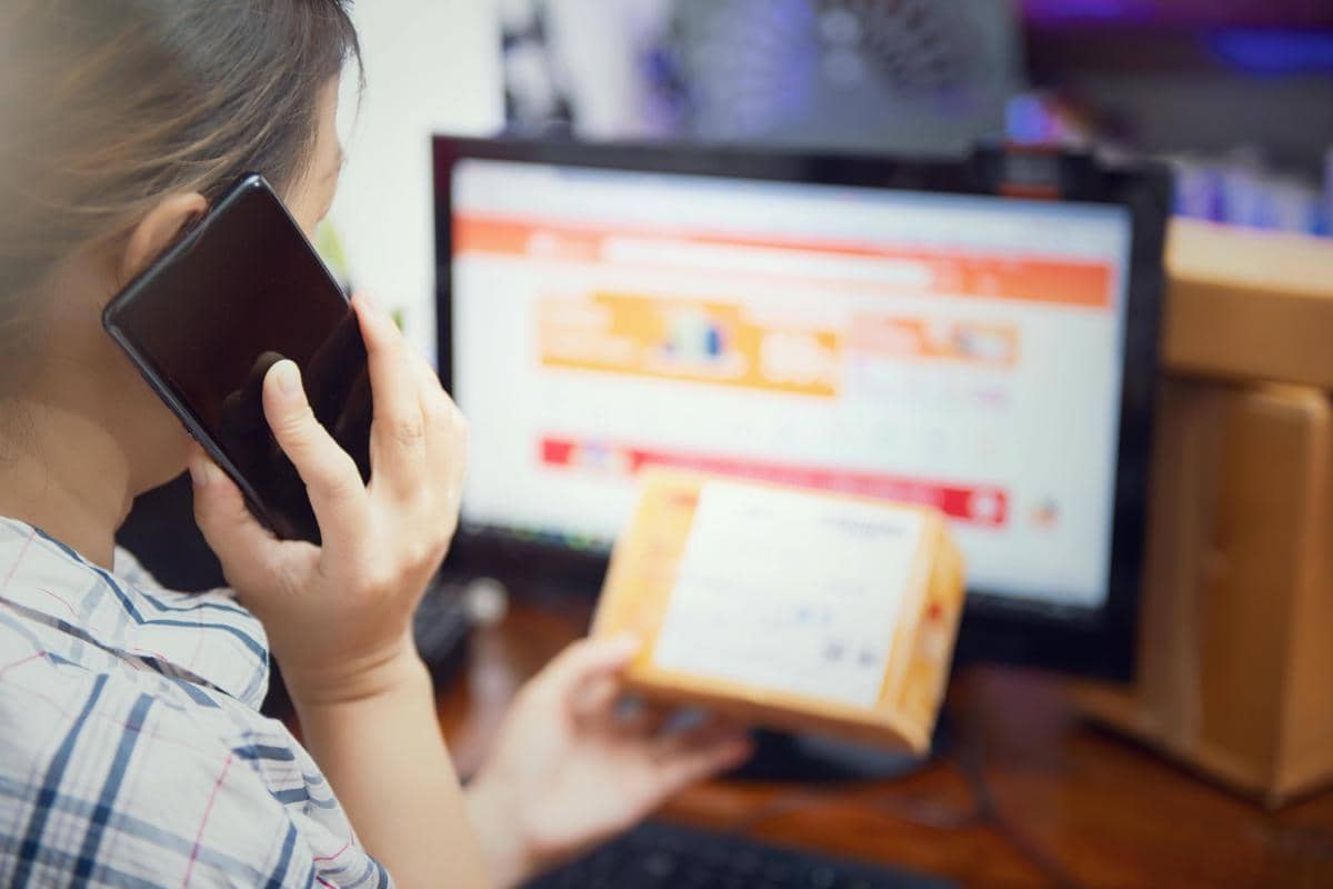 Menghubungi Layanan Pelanggan di e-commerce 