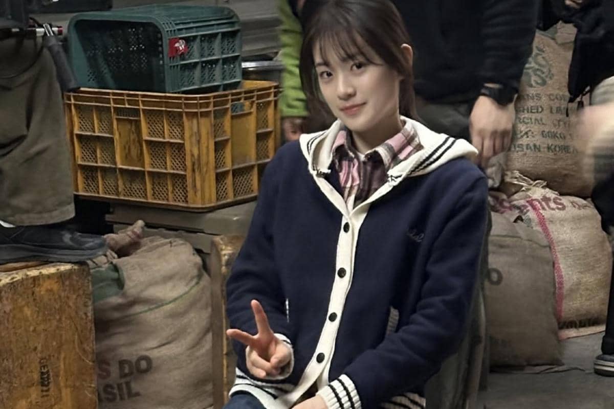 Still cut Mad Concrete Dreams