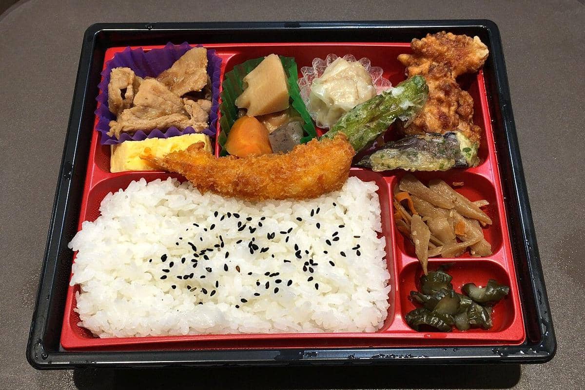 ilustrasi Makunouchi Bento