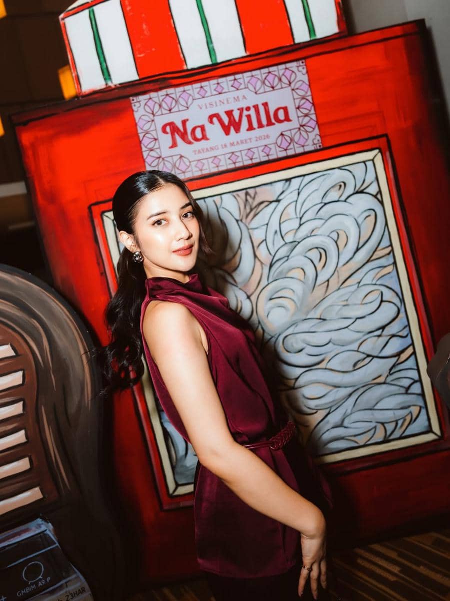 gaya rambut panjang ala Fita Anggriani 