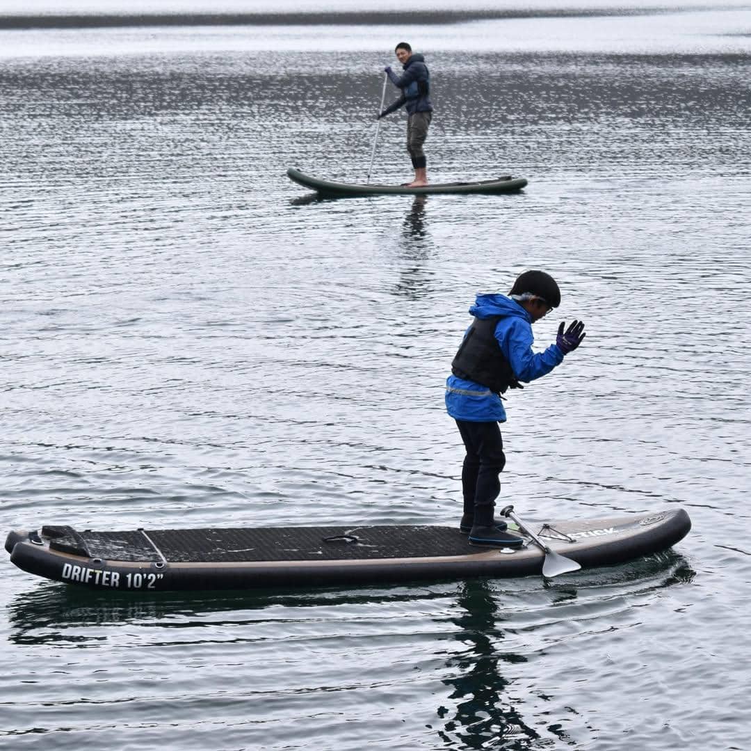 Ditto Percussion dan Sekala pertama kali naik paddleboard