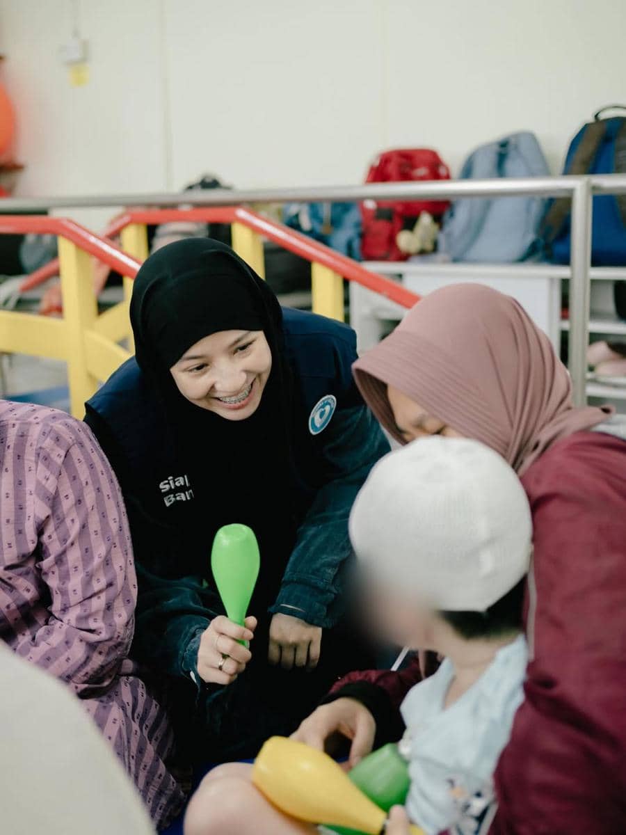 Natasha Rizky ajak anak dalam kegiatan berbagi di RSCM