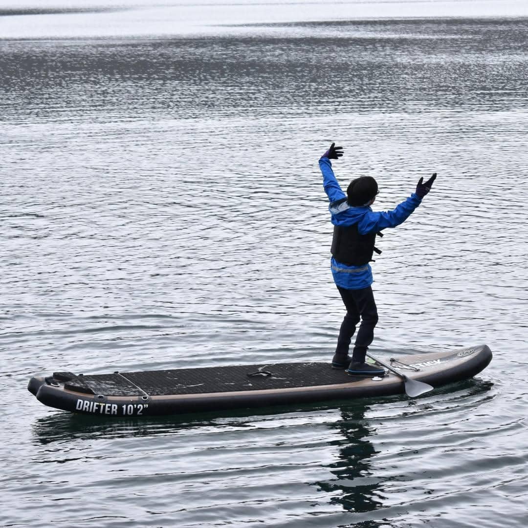 Ditto Percussion dan Sekala pertama kali naik paddleboard
