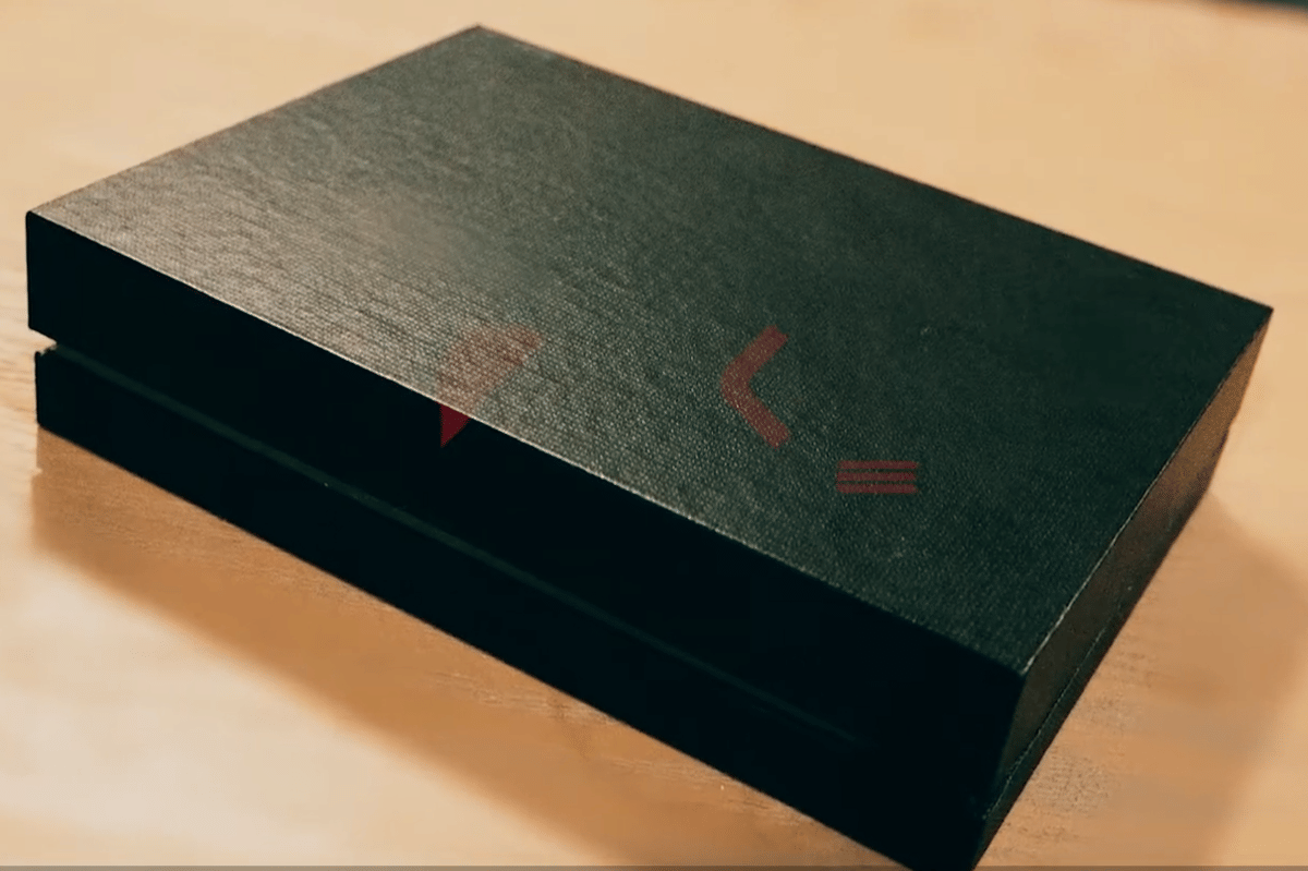 ilustrasi rigid box dengan magnetik 