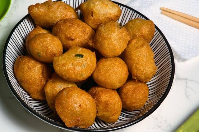 ilustrasi perkedel kentang ayam 