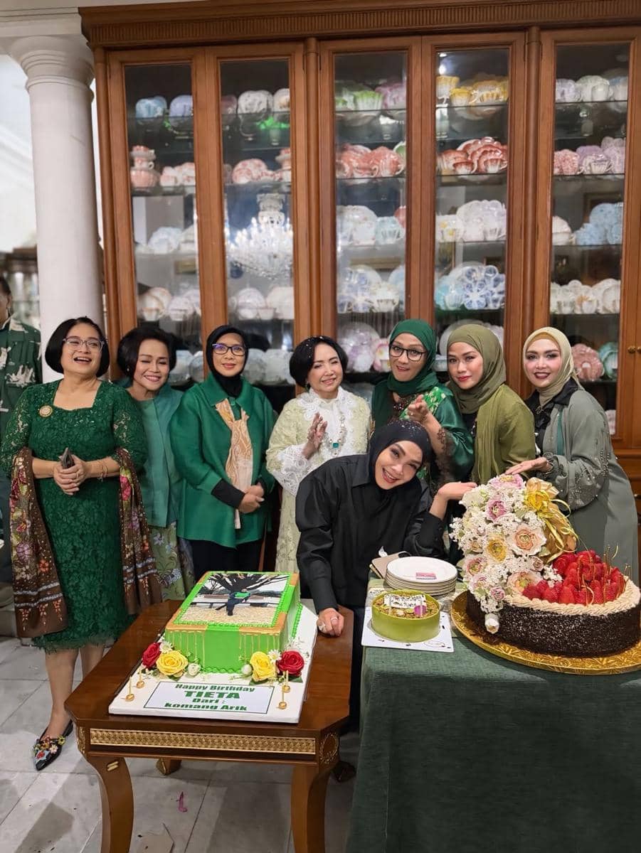 Rieta Amilia ulang tahun