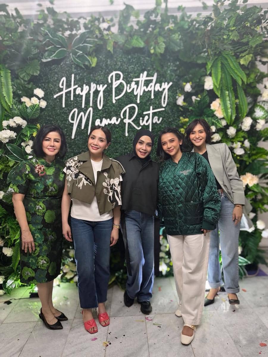 Rieta Amilia ulang tahun