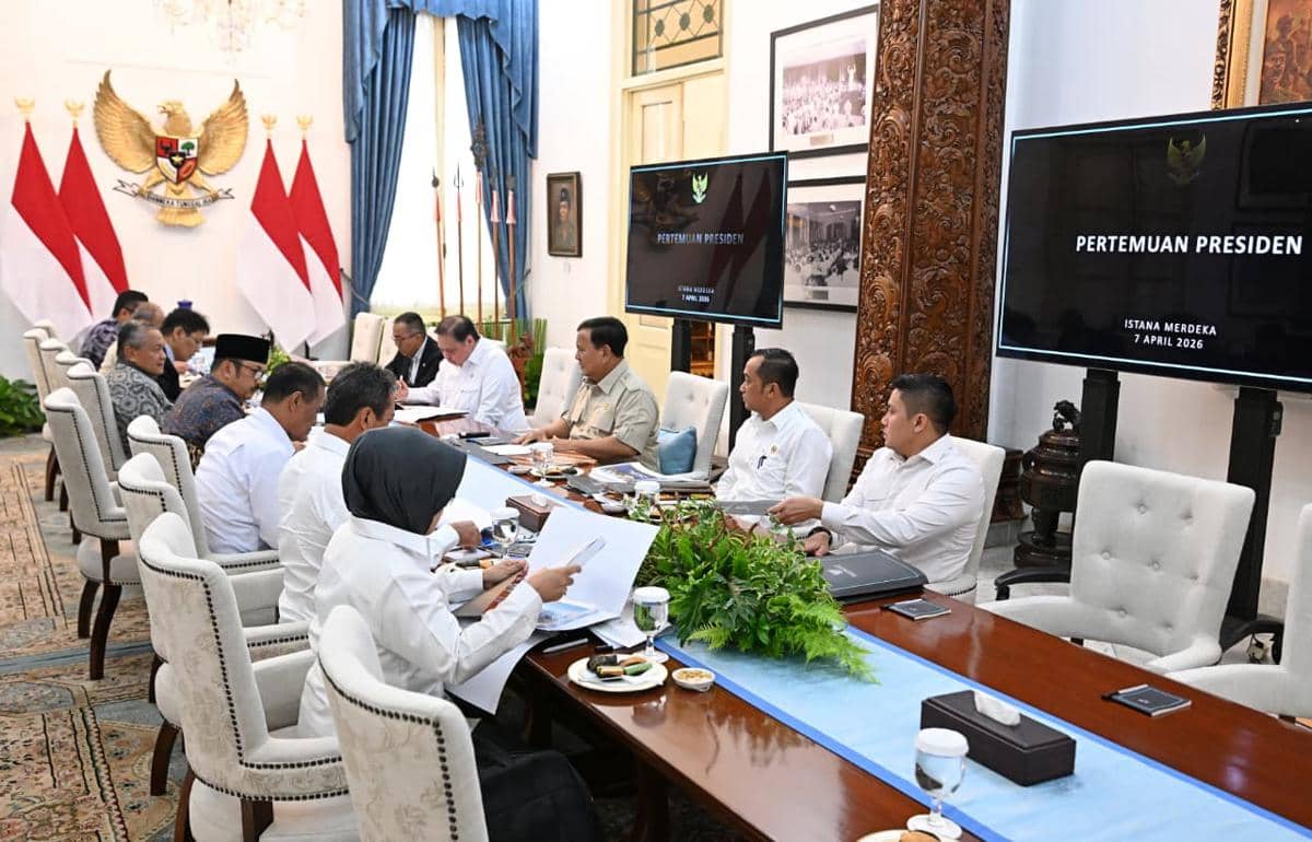 Presiden Prabowo Subianto memimpin rapat terbatas (Ratas), Selasa (7/4/2026) (dok. Sekretariat Presiden)