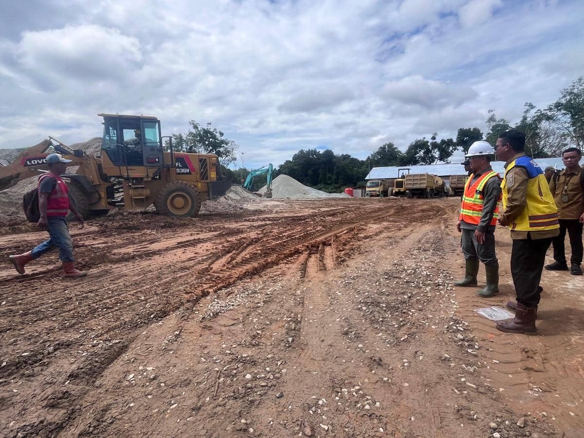Gubernur Kalbar pantau perbaikan infrastruktur. 