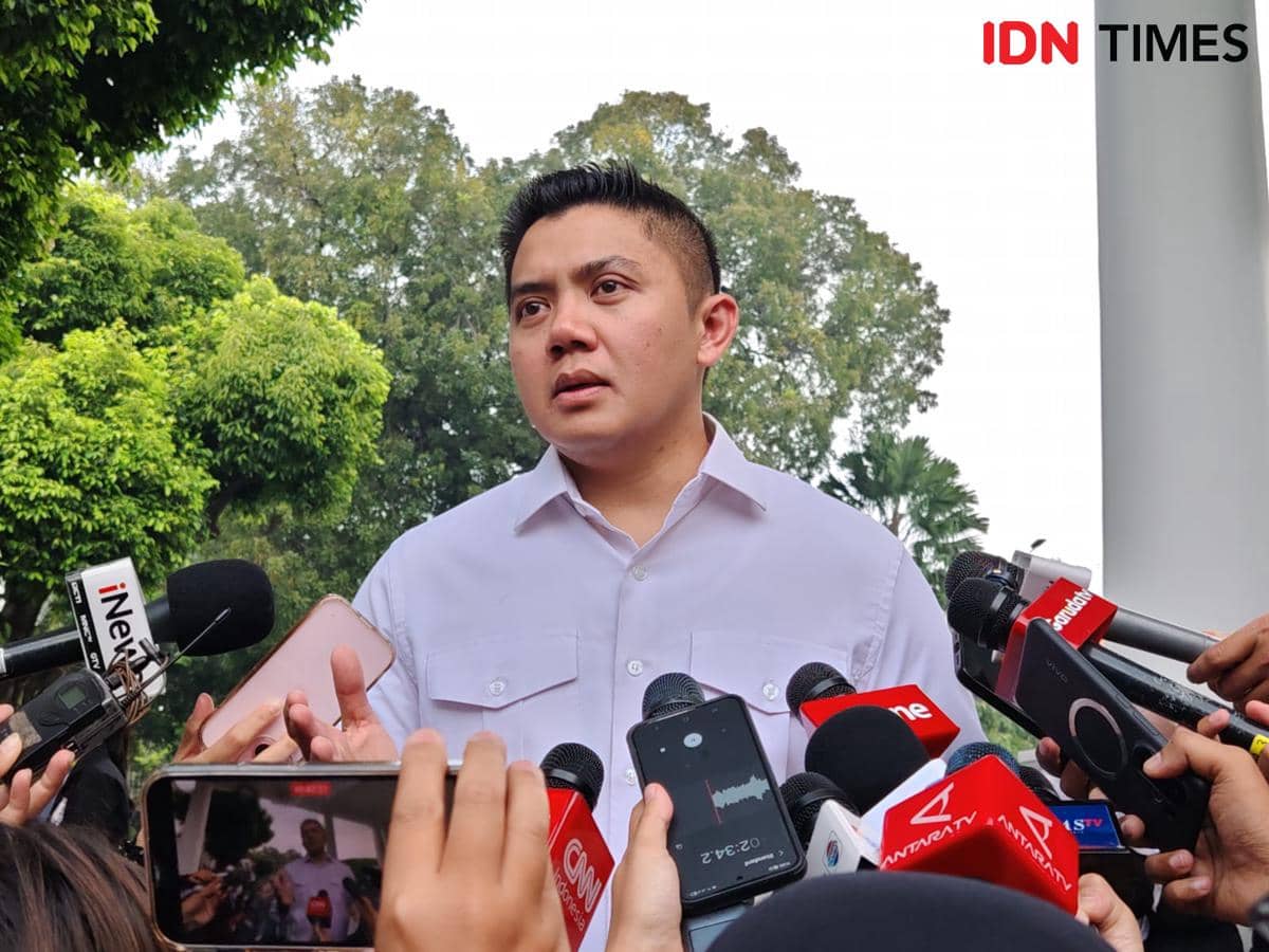 Teddy Sebut Wacana Pemotongan Gaji Menteri Masih Dikaji