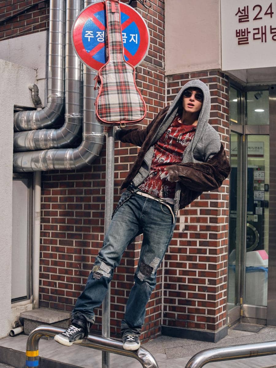 Martin CORTIS pemotretan bertajuk BRIDGE untuk mini album GREENGREEN