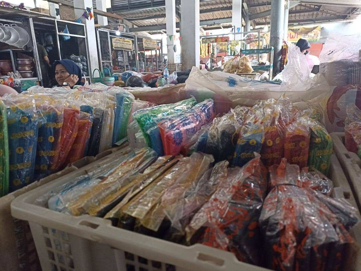 [QUIZ] Harga Plastik Naik, Kamu Tim Bawa Tas Sendiri atau Tetap Beli?