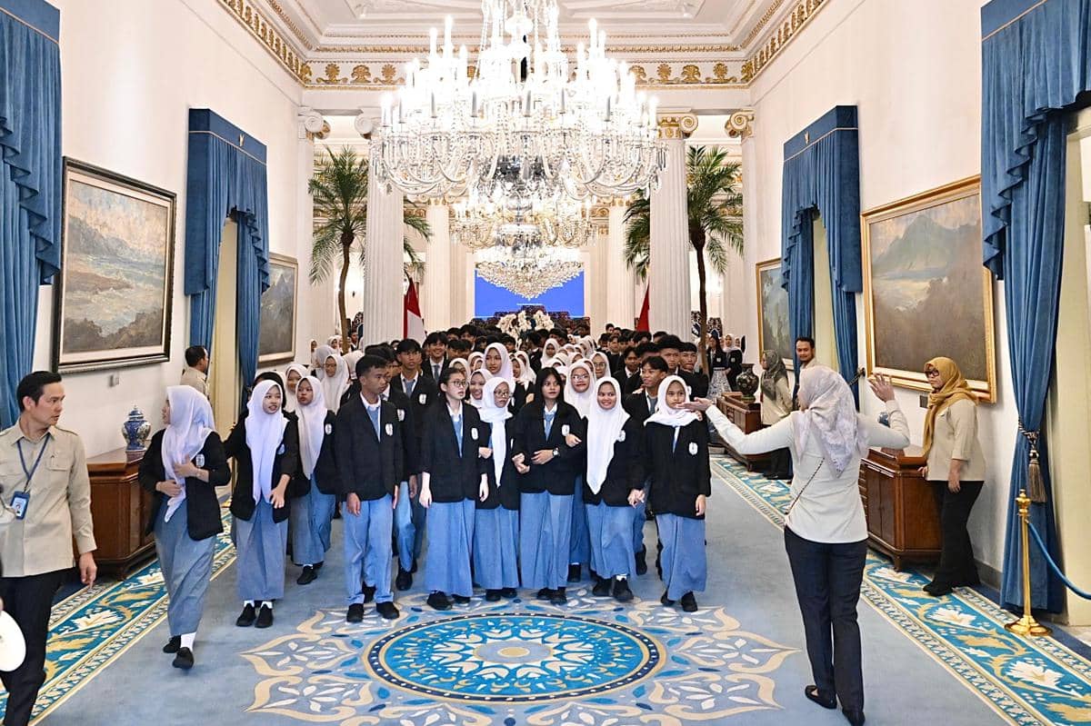 Momen Siswa SMK Masuk Istana, Lihat Tempat Kerja Prabowo