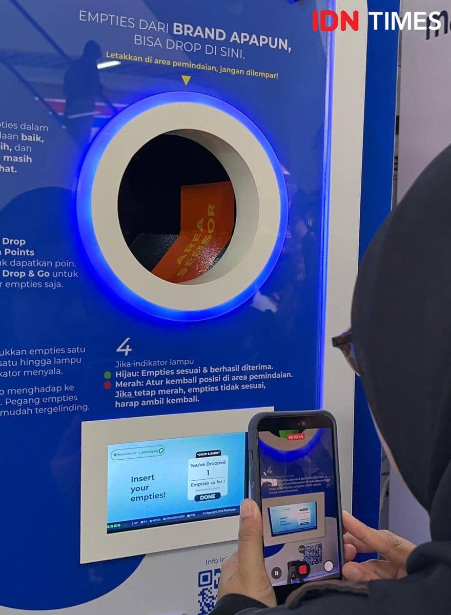 Peresmian Paragon Empties Station (PES) di Halte CSW pada Selasa (7/4/2026) di Halte CSW Lantai 2, Jakarta Selatan (IDN Times/Nisa Zarawaki)