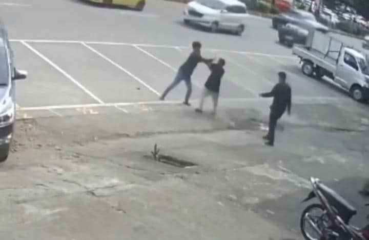 Juru Parkir di Makassar Aniaya Anggota Komcad Gegara Karcis