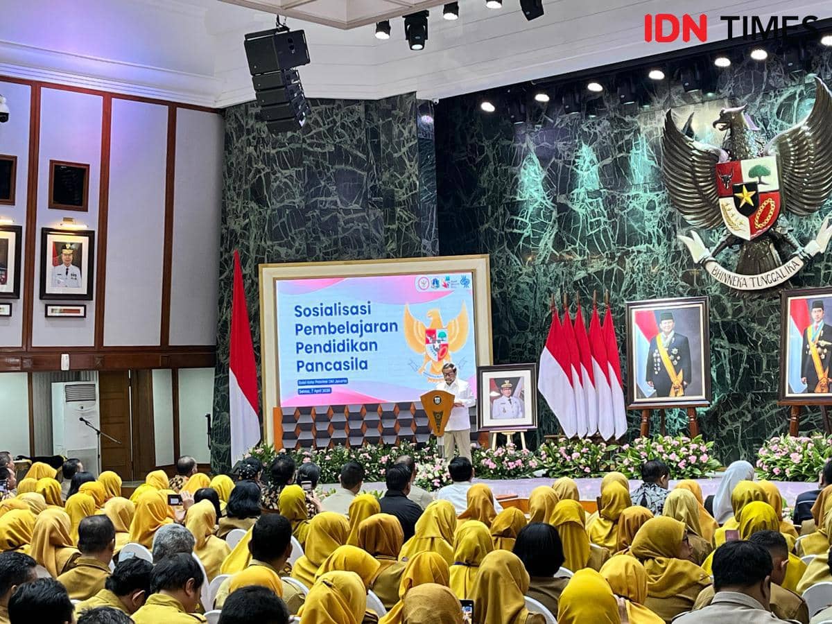 Gubernur DKI Jakarta Pramono Anung memberikan sambutan di Balai Agung, Jakarta Pusat, Selasa (7/4/2026).